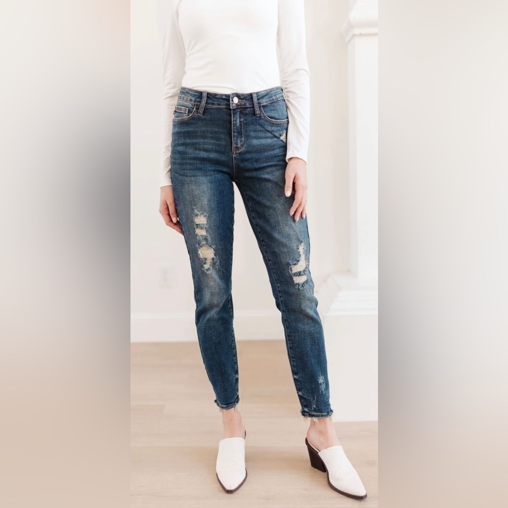 Judy Blue Mid Rise Destroyed Relaxed Fit JB8271 Dark size 7/28